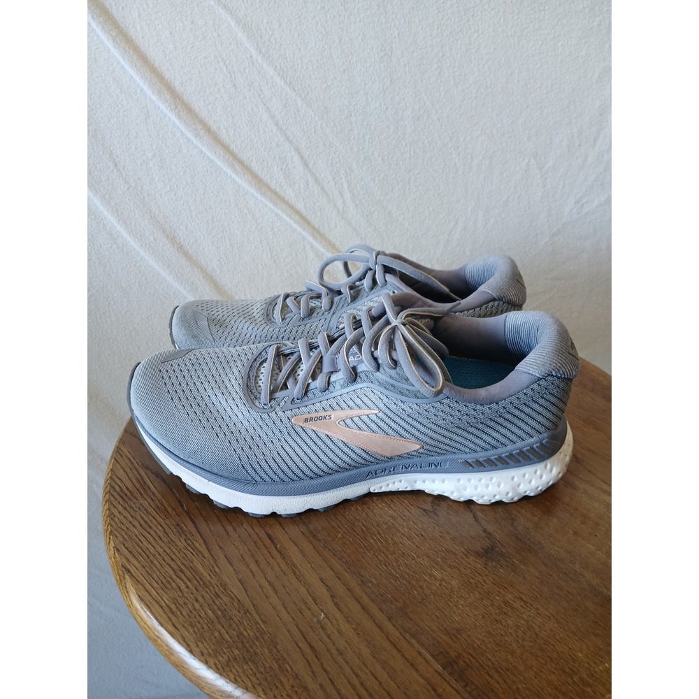 Brooks adrenaline GTS 20 size 9 sneakers running walking  shoes gym fitness